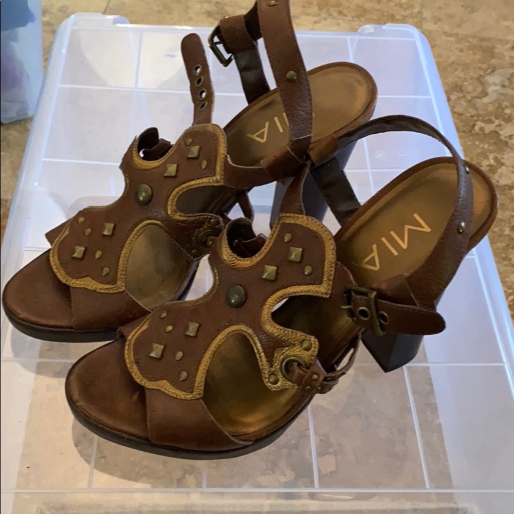 Mia sandal heels